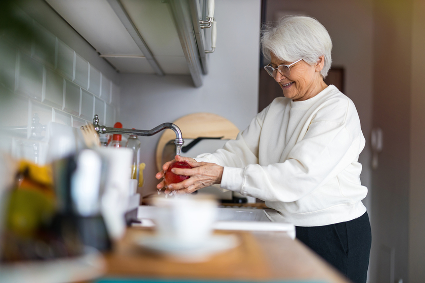 cooking-with-care-safety-tips-for-aging-parents-with-dementia-in-the